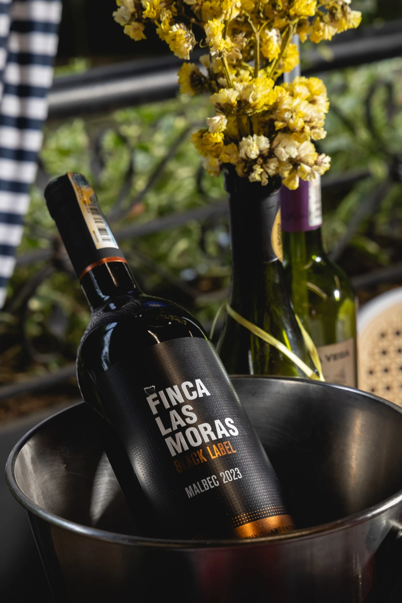 Mesa preparada para una cena romántica